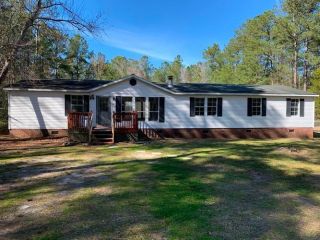 Foreclosed Home - 118 Sandy Creek Dr, 28451