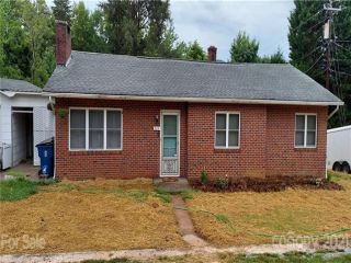 Foreclosed Home - 909 POWELL AVE SW, 28690