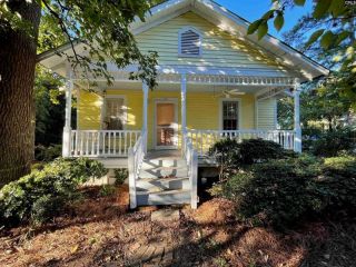 Foreclosed Home - 501 E BUTLER ST, 29072