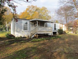 Foreclosed Home - 1514 W Bramlett Rd, 29611