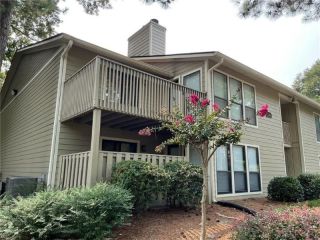 Foreclosed Home - 301 RIVER MILL CIR, 30075