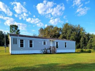 Foreclosed Home - 11330 NE 83RD TER, 32621
