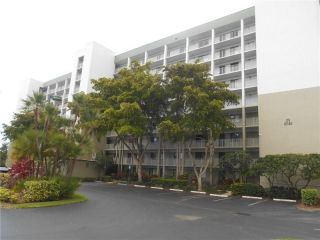 Foreclosed Home - 2240 N Cypress Bend Drive 203, 33069