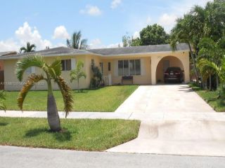 Foreclosed Home - 19724 SW 118TH AVE, 33177