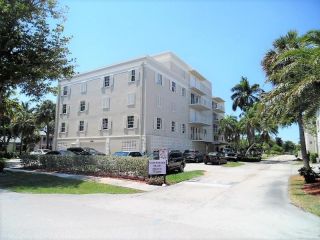 Foreclosed Home - 869 Via Cabana Ph2, 33432