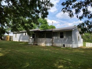 Foreclosed Home - 553 Hamburg Rd, 38357