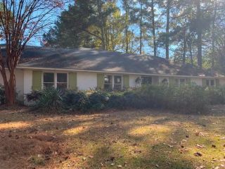 Foreclosed Home - 2305 East Manor Dr, 39211
