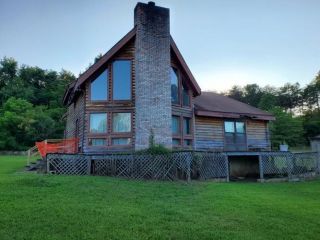Foreclosed Home - 665 Rocky Point, 42518
