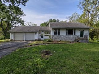 Foreclosed Home - List 100352195