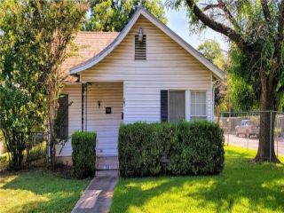 Foreclosed Home - 701 N 32ND ST, 76707