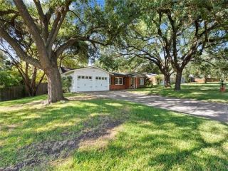 Foreclosed Home - 4200 MCKENZIE AVE, 76710