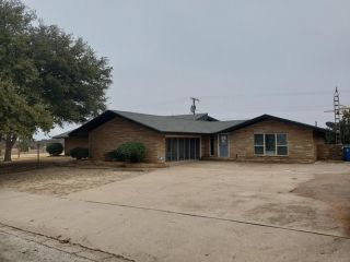 Foreclosed Home - 1908 Country Club Dr, 79556