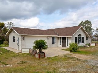 Foreclosed Home - 37944 Misty Ridge Rd, 93653