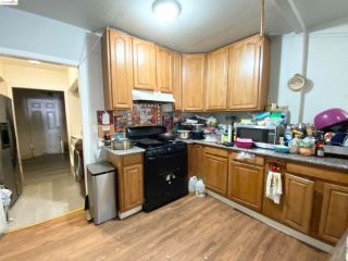 Foreclosed Home - 680 4TH ST, 94801