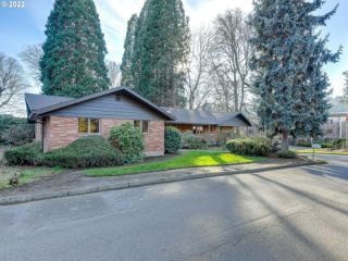 Foreclosed Home - 790 SE WEBBER ST UNIT 401, 97202